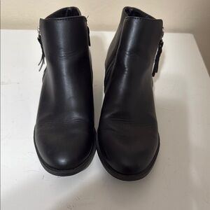 Arizona Women's Black Ankle‎ Boots size 7